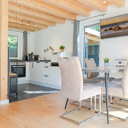 Holiday home Muschel 16 *